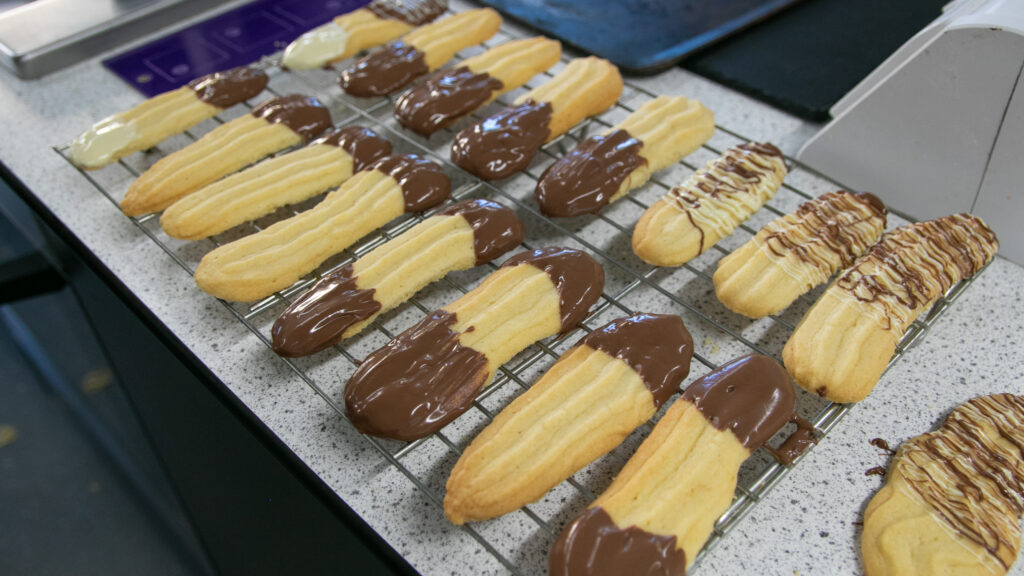 Student's baking biscuits