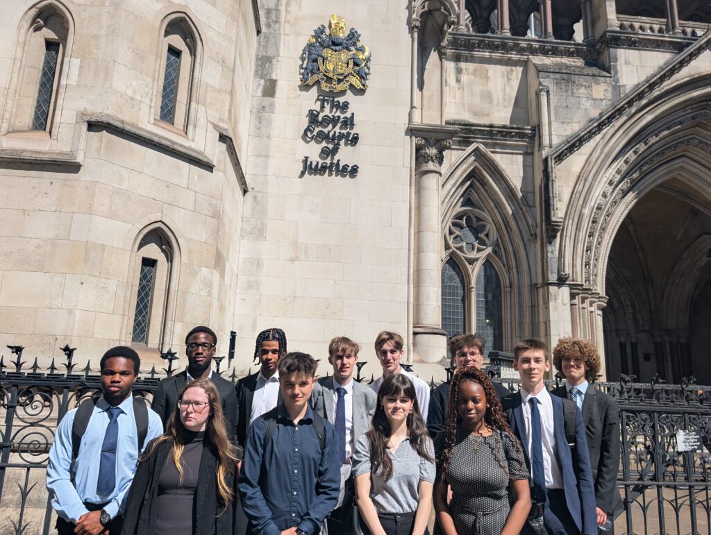 Leigh Academy Ebbsfleet students stand for a photo outside of The Royal Courts of Justice building